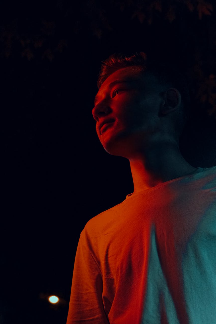 man in white crew neck shirt